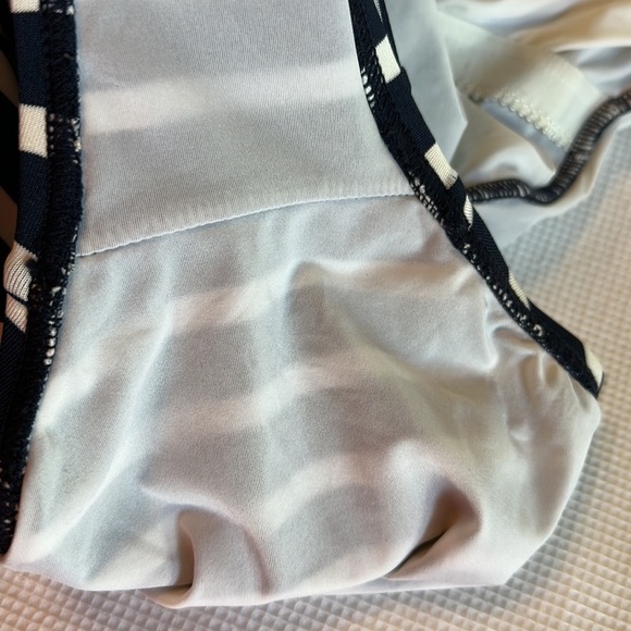 Michael Kors Striped One shoulder Swimming Suit size 6 Navy and white - Picture 14 of 15